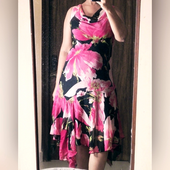 ❌❌ S O L D ❌❌ Solitaire cowl neck floral print sleevless dress for bust 28 to 32 - Picture 3 of 6